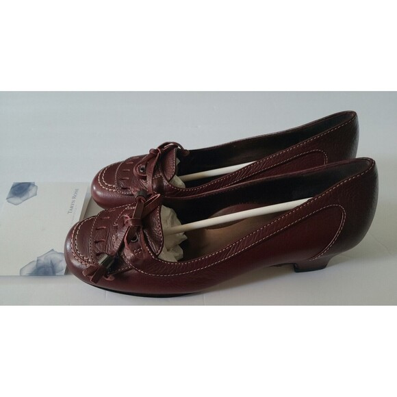 NWT Taryn Rose Italy Womens Luxury Leather Low-Heel Shoes Red Tassels US 5/EU 35 - Picture 2 of 10